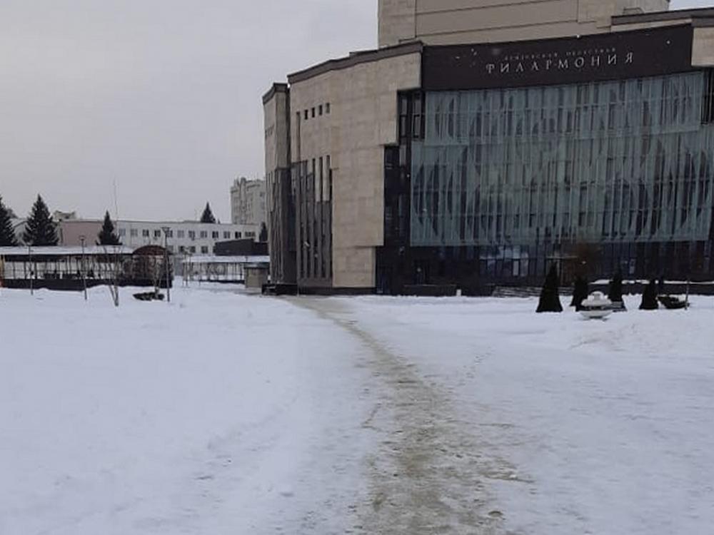 «Пензаконцерт» заботится о безопасности пензенцев во время гололеда «Пензаконцерт» заботится о безопасности пензенцев во время гололеда